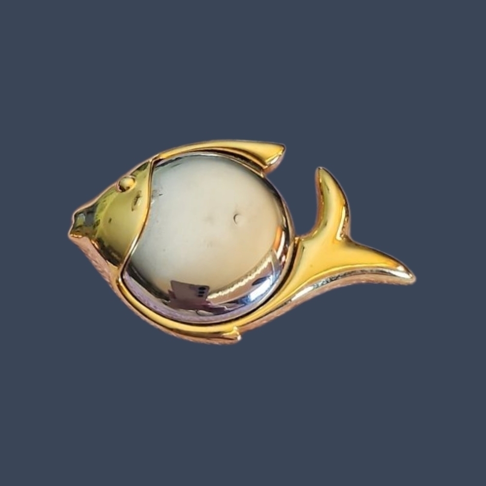 Vtg Liz Claiborne Two-Tone Goldfish Brooch